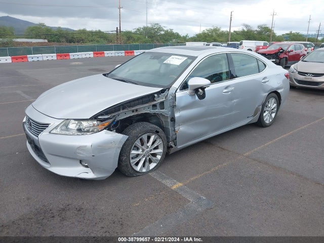 Lexus ES 300H 2015 JTHBW1GG3F2087162 Image 2