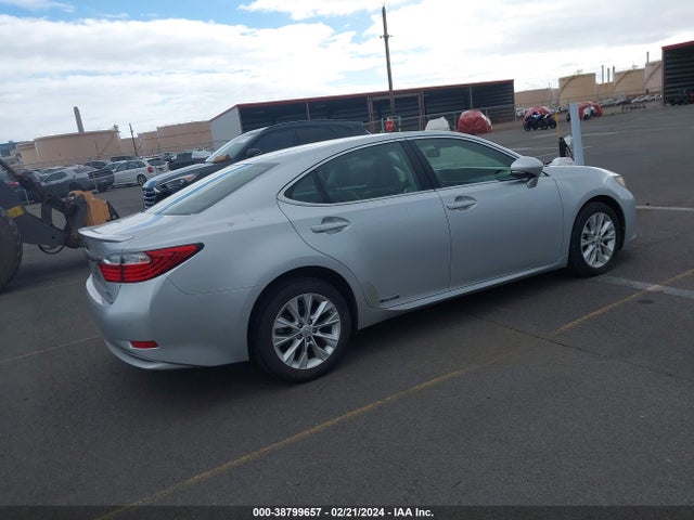 Lexus ES 300H 2015 JTHBW1GG3F2087162 Image 4