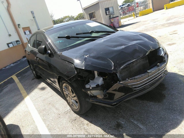 2019 5NPD84LF5KH451075 main image
