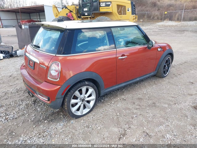 2011 MINI COOPER S WMWSV3C56BTY20360 Photo 3