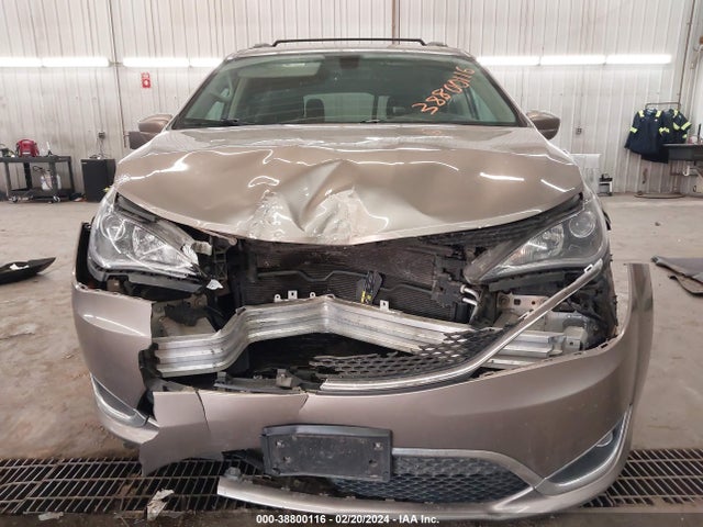 2C4RC1EG8JR257313 Chrysler Pacifica Touring L Plus