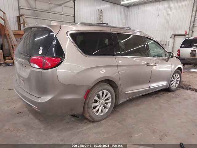 2C4RC1EG8JR257313 Chrysler Pacifica Touring L Plus