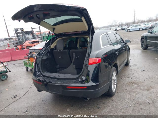 2LMHJ5AT5JBL00056 Lincoln Mkt Reserve