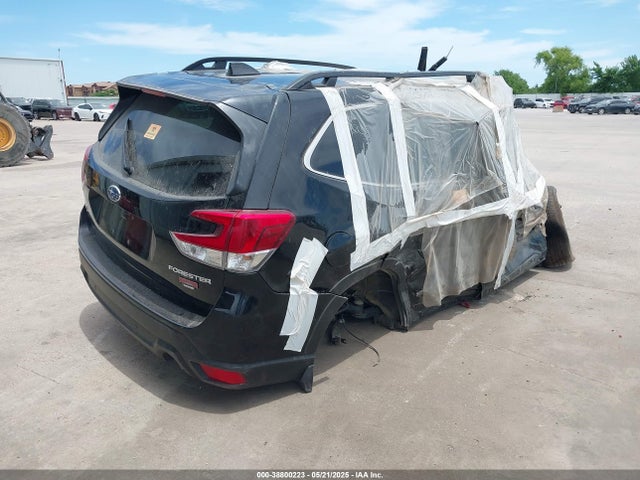 JF2SKAPC2PH518665 Subaru Forester Limited