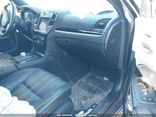 Chrysler 300 S 2019 2C3CCAGG2KH635236 Image 5