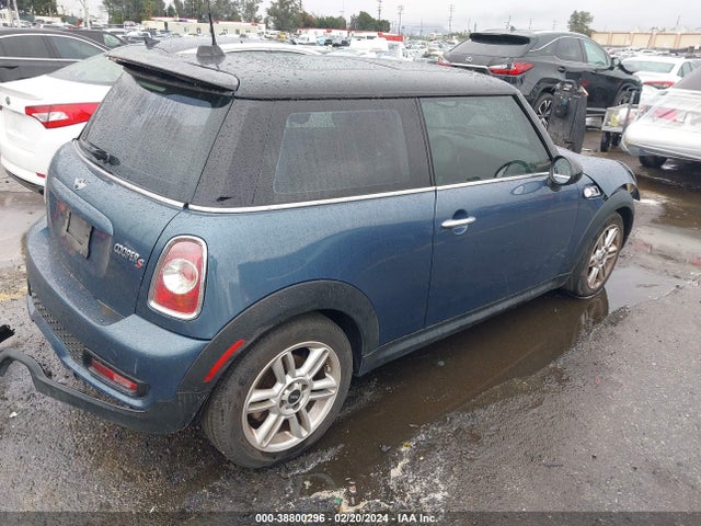 2011 MINI COOPER S WMWSV3C59BTY12592 Photo 3