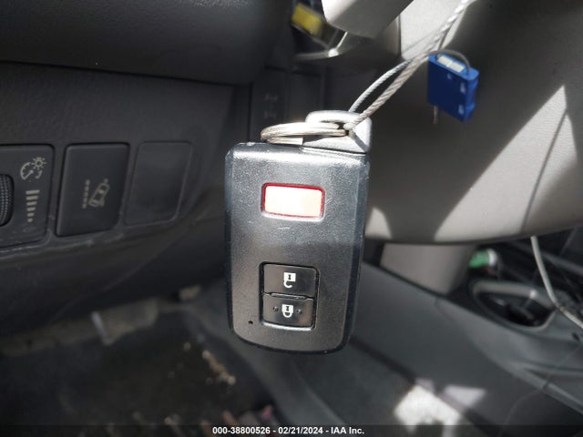 Toyota Rav4 Xle 2018 2T3RFREV4JW772111 Image 11