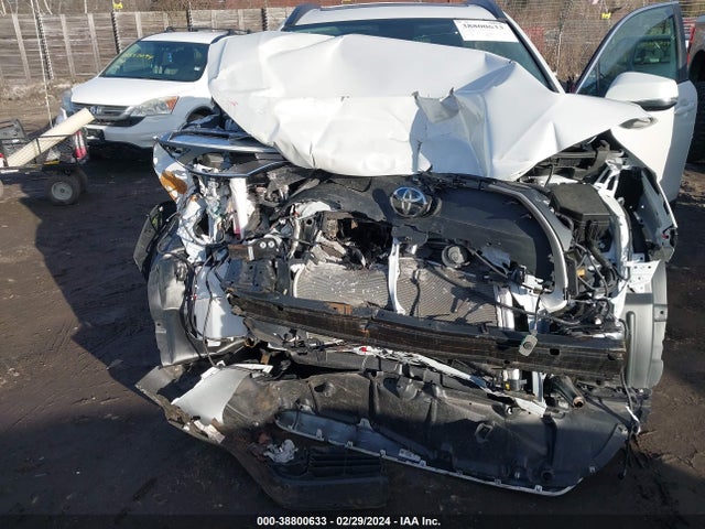 Toyota Corolla Cross Xle 2022 7MUDAABG5NV037117 Image 12