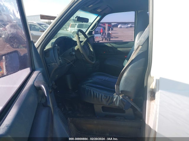 1999 CHEVROLET ASTRO VIN: 1GCDM19W9XB122518