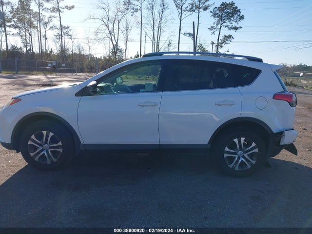 Toyota RAV4 LE 2020 JTMZFREV8HJ710364 Image 14
