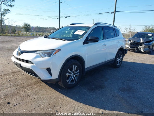 Toyota RAV4 LE 2020 JTMZFREV8HJ710364 Image 2