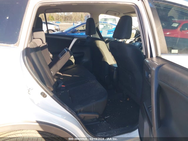 Toyota RAV4 LE 2020 JTMZFREV8HJ710364 Image 8