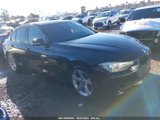 2015 WBA3C1C57FK122267 main image