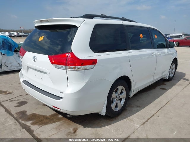 Toyota Sienna Le V6 8 Passenger 2014 5TDKK3DCXES430728 Image 4