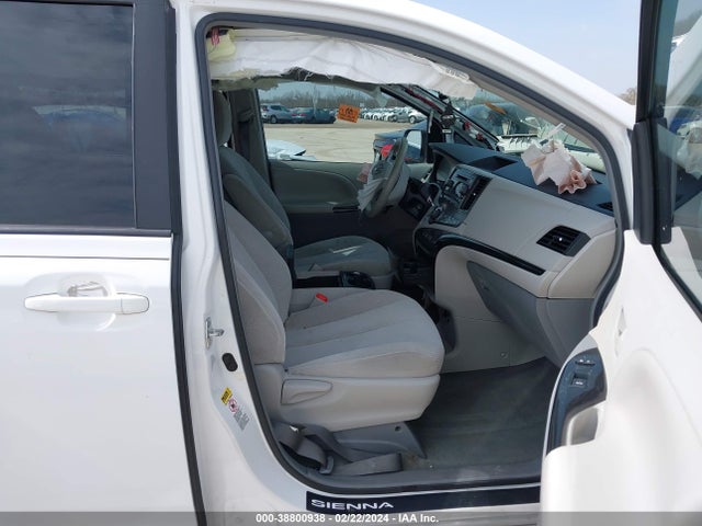 Toyota Sienna Le V6 8 Passenger 2014 5TDKK3DCXES430728 Image 5