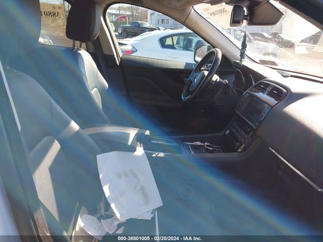 2018 JAGUAR F-PACE SADCS2FX6JA280062 Photo 4