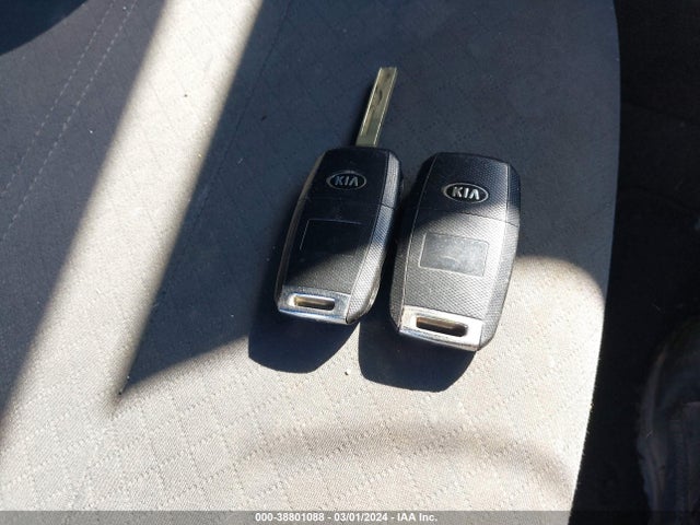 5XYPGDA38GG052572 KIA Sorento 2.4l Lx