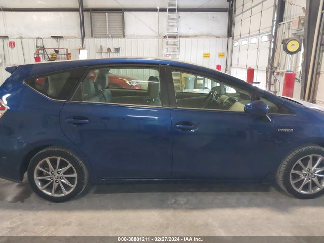 Toyota Prius V Five 2016 JTDZN3EU9GJ043469 Image 13