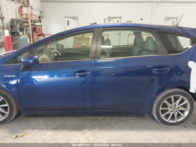 Toyota Prius V Five 2016 JTDZN3EU9GJ043469 Image 14