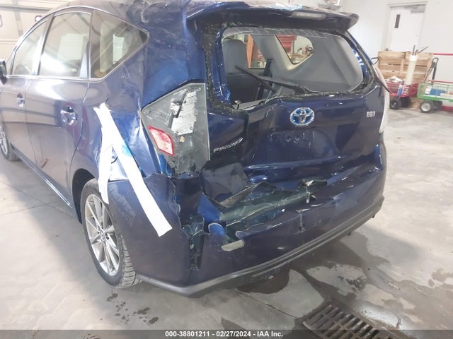 Toyota Prius V Five 2016 JTDZN3EU9GJ043469 Image 17