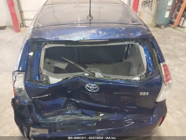 Toyota Prius V Five 2016 JTDZN3EU9GJ043469 Image 18