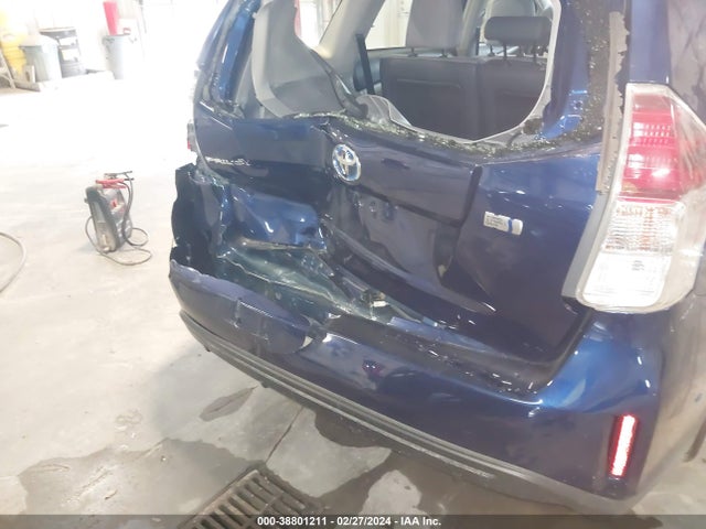 Toyota Prius V Five 2016 JTDZN3EU9GJ043469 Image 19