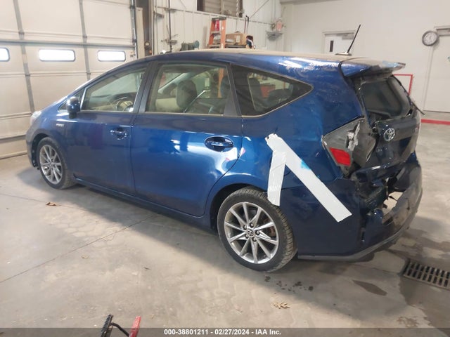 Toyota Prius V Five 2016 JTDZN3EU9GJ043469 Image 3