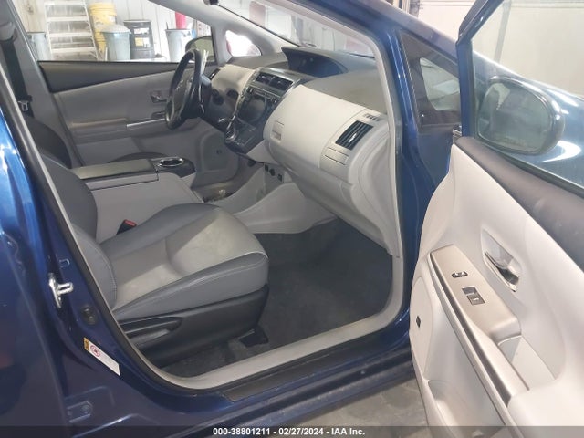 Toyota Prius V Five 2016 JTDZN3EU9GJ043469 Image 5