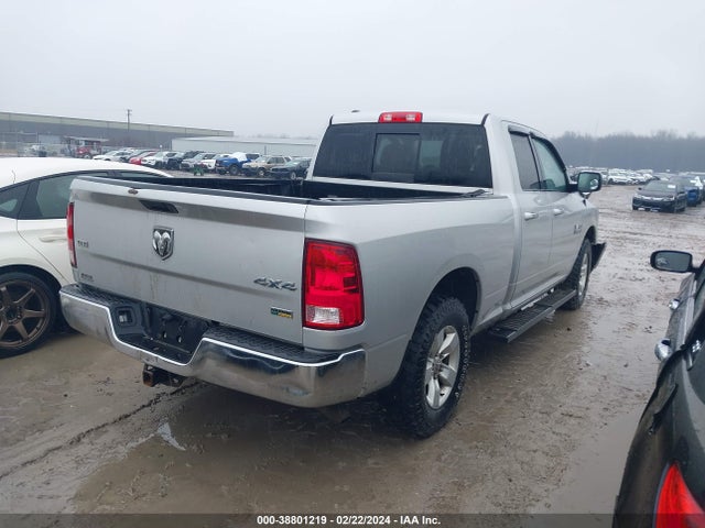 1C6RR7GG5HS704727 RAM 1500 Slt Quad Cab 4x4 6'4 Box