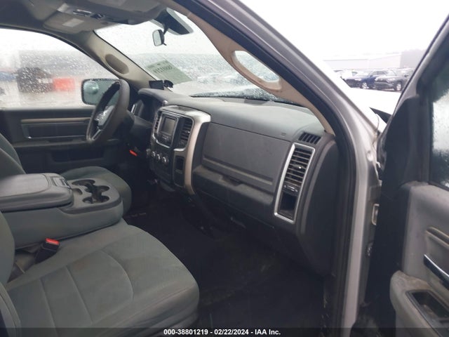 1C6RR7GG5HS704727 RAM 1500 Slt Quad Cab 4x4 6'4 Box