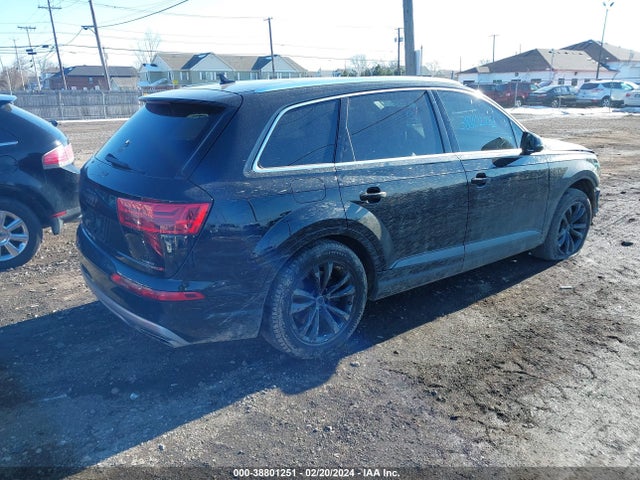 WA1LAAF77JD029343 Audi Q7 3.0t Premium