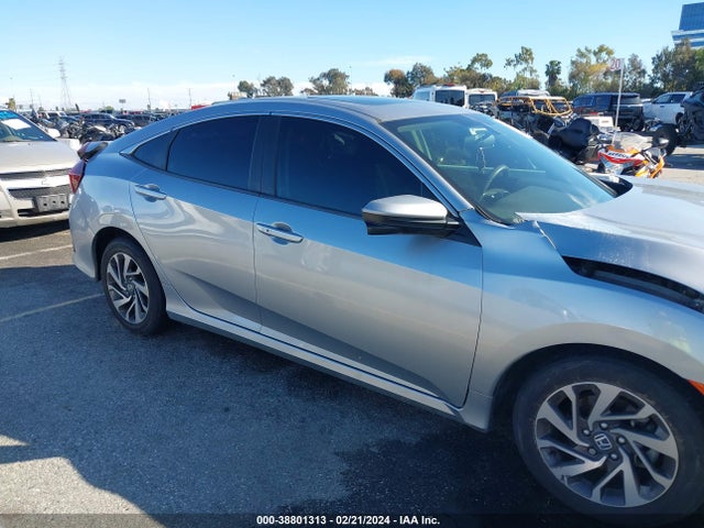 Honda CIVIC EX 2018 2HGFC2F72JH536349 Image 13