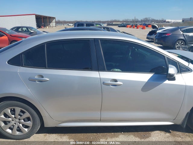 Toyota COROLLA LE 2022 JTDEPMAE5NJ204779 Image 13