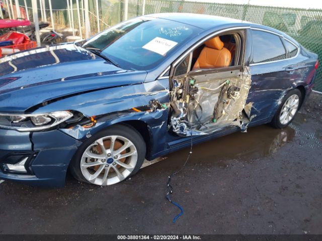 3FA6P0SU0KR185178 Ford Fusion Energi Titanium