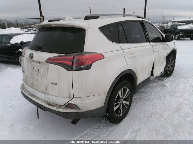 Toyota Rav4 Xle 2017 JTMWFREV8HD095011 Image 4