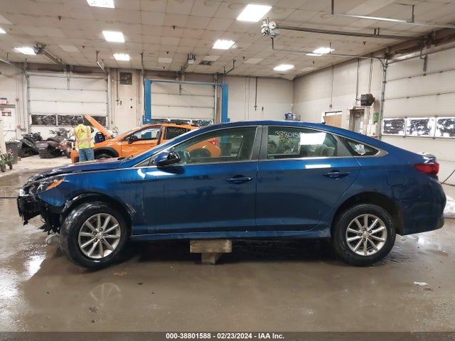Hyundai SONATA SE 2019 5NPE24AF6KH800110 Image 15