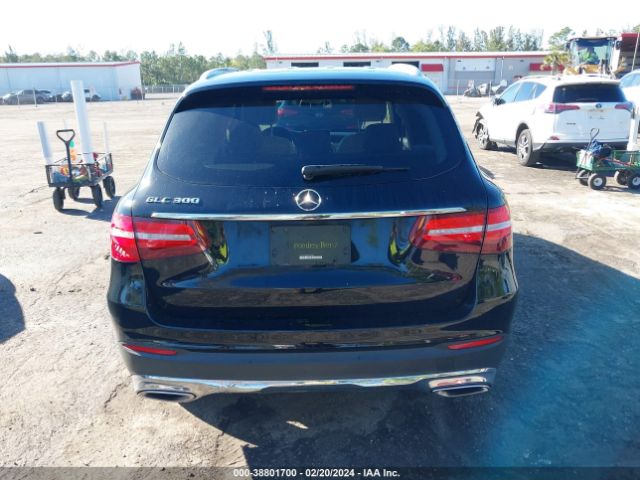 WDC0G4JB7KF572096 Mercedes-Benz GLC 300