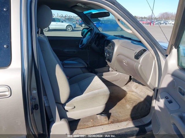 Продажа на аукционе авто 2005 Toyota Tundra Sr5 V8, vin: 5TBBT44165S457385, номер лота: 38801801