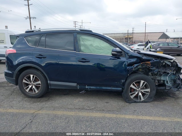 Toyota Rav4 Xle 2017 JTMWFREV4HJ125347 Image 13
