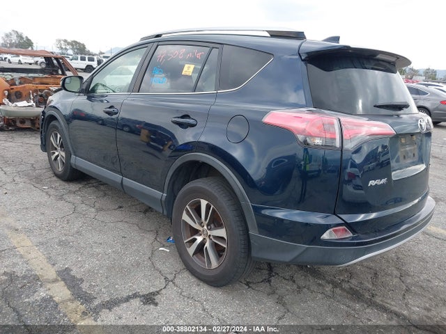 Toyota Rav4 Xle 2017 JTMWFREV4HJ125347 Image 3