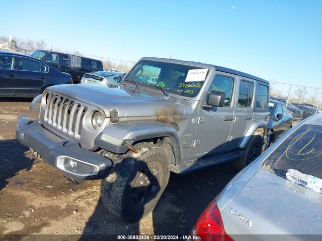 1C4HJXEG3JW118489 Jeep Wrangler Unlimited Sahara 4x4