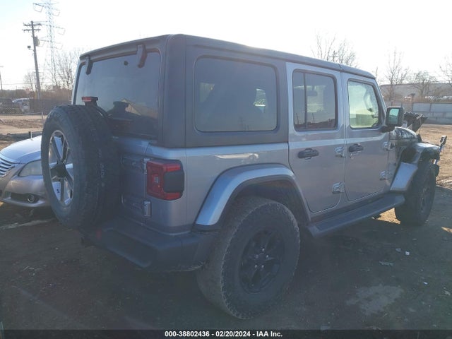 1C4HJXEG3JW118489 Jeep Wrangler Unlimited Sahara 4x4