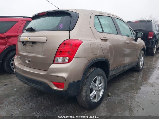 Chevrolet TRAX LS 2018 3GNCJNSB7JL248618 Image 4