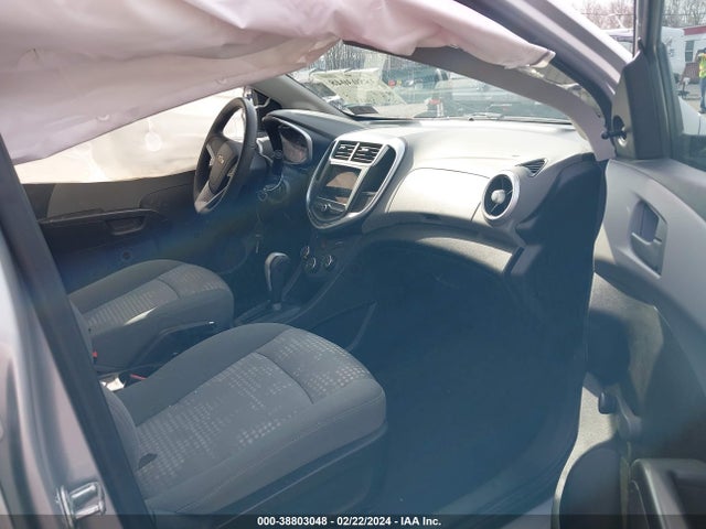 1G1JB5SHXJ4110653 Chevrolet Sonic Ls Auto