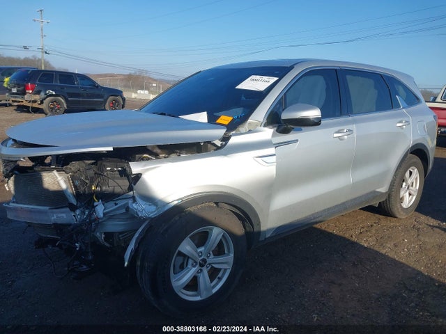 KIA SORENTO LX 2022 5XYRG4LC1NG092317 Image 2