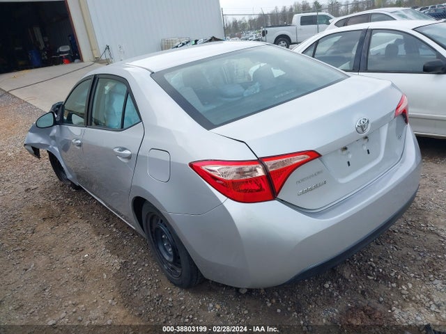Toyota COROLLA LE 2018 5YFBURHE4JP750557 Image 3
