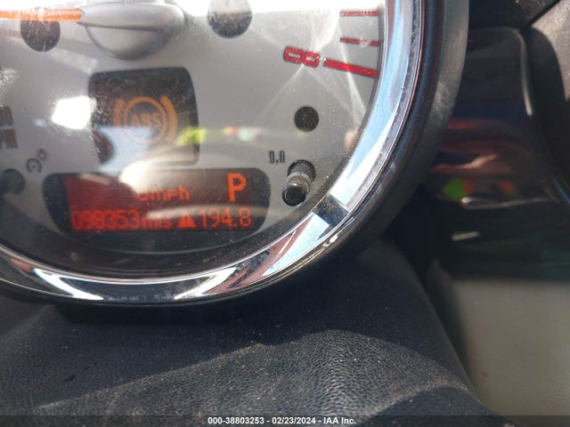 2010 MINI COOPER S CLUBMAN WMWMM3C57ATZ33339 Photo 6