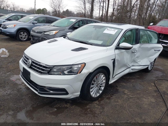 1VWBT7A39HC034592 Volkswagen Passat 1.8t Se