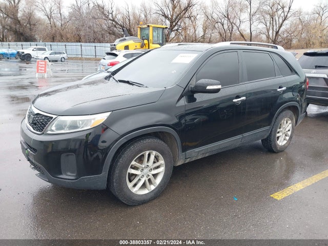 KIA Sorento Lx V6 2015 5XYKTDA73FG600145 Image 2