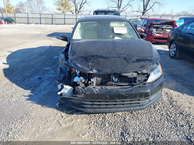3VWDB7AJXJM209138 Volkswagen Jetta